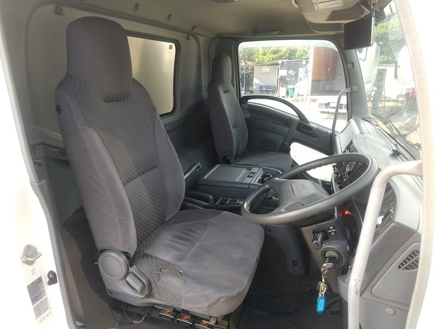 いすゞフォワードアルミバン中型（4t）[写真31]