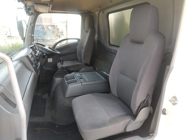 いすゞフォワードアルミバン中型（4t）[写真33]