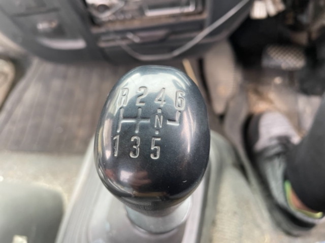 いすゞフォワードユニック5段中型（4t）[写真19]