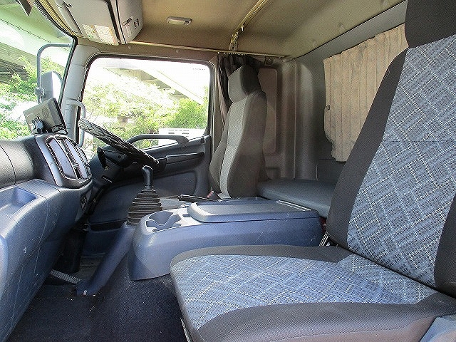 日野レンジャーアルミウイング中型（4t）[写真14]