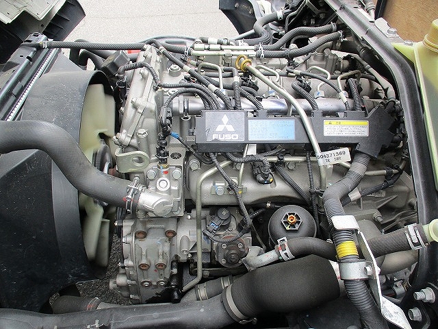 三菱ふそうキャンター平ボディ小型（2t・3t）[写真15]
