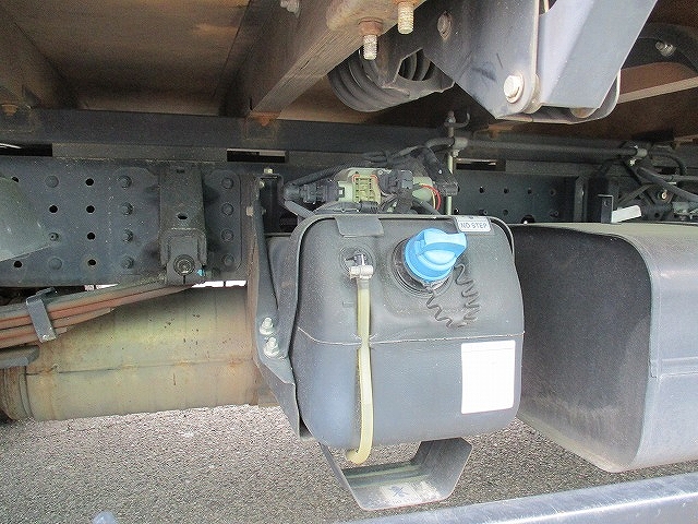 三菱ふそうキャンター平ボディ小型（2t・3t）[写真20]