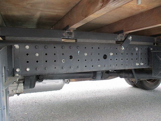 三菱ふそうキャンター平ボディ小型（2t・3t）[写真22]