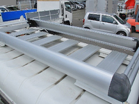 三菱ふそうキャンター平ボディ小型（2t・3t）[写真23]