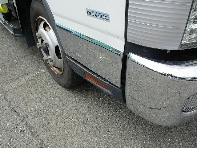 三菱ふそうキャンター平ボディ小型（2t・3t）[写真24]