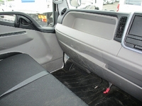 三菱ふそうキャンター平ボディ小型（2t・3t）[写真09]