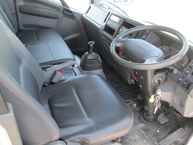 いすゞエルフアルミバン小型（2t・3t）[写真15]