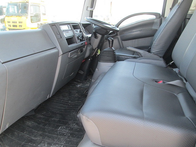 いすゞエルフアルミバン小型（2t・3t）[写真19]