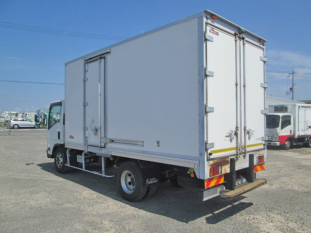 いすゞエルフアルミバン小型（2t・3t）[写真02]