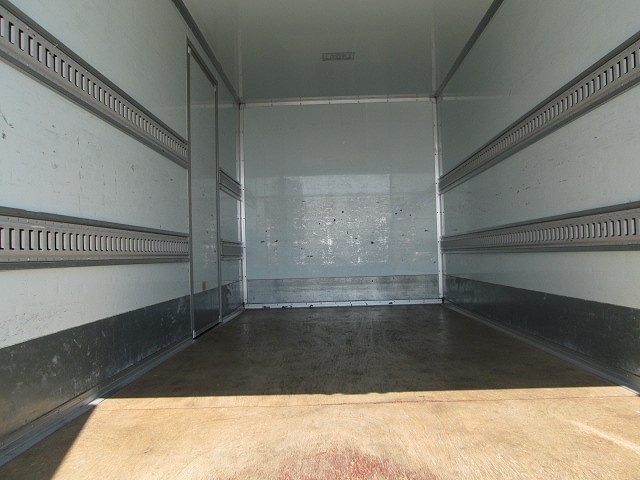 いすゞエルフアルミバン小型（2t・3t）[写真08]