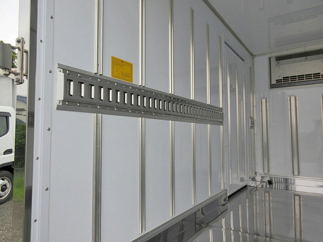 三菱ふそうキャンター冷凍車（冷蔵車）小型（2t・3t）[写真05]