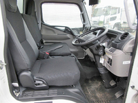 三菱ふそうキャンター冷凍車（冷蔵車）小型（2t・3t）[写真07]