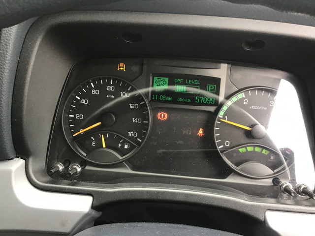 三菱ふそうキャンターアルミバン小型（2t・3t）[写真19]