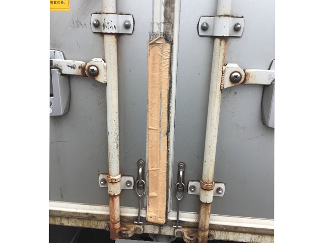 三菱ふそうキャンターアルミバン小型（2t・3t）[写真03]