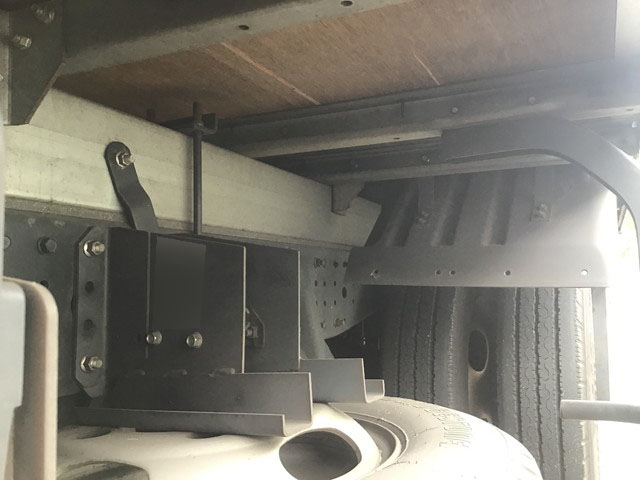 三菱ふそうキャンターアルミバン小型（2t・3t）[写真09]