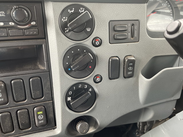 三菱ふそうファイターパッカー車（塵芥車）中型（4t）[写真35]