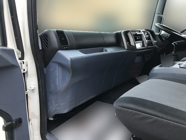 日野レンジャー冷凍車（冷蔵車）増トン（6t・8t）[写真29]