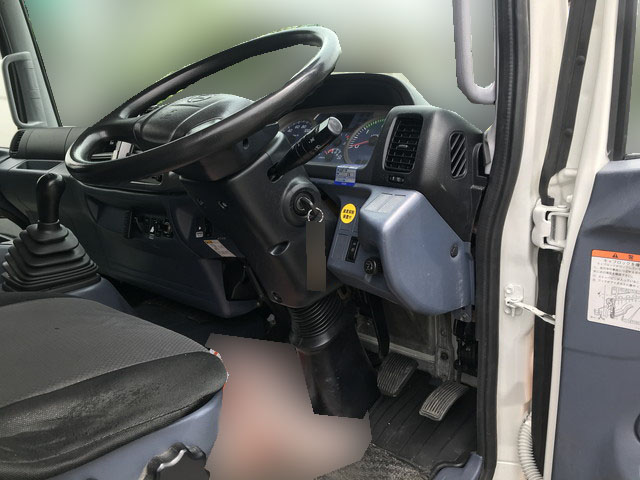 日野レンジャー冷凍車（冷蔵車）増トン（6t・8t）[写真32]