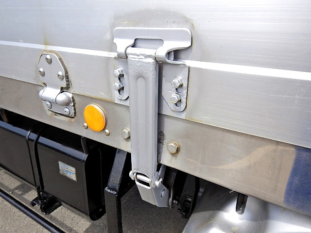 いすゞフォワードアルミブロック中型（4t）[写真08]