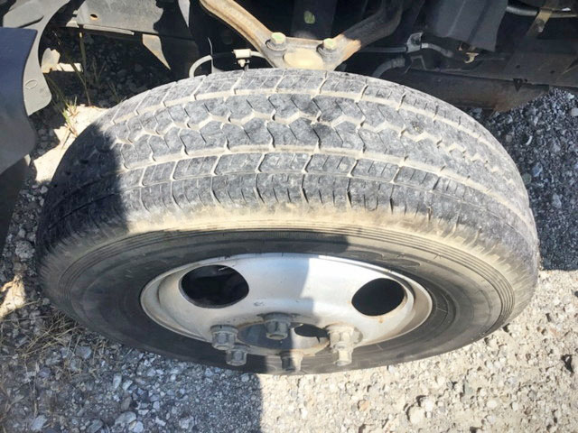 三菱ふそうキャンターガッツ平ボディ小型（2t・3t）[写真21]