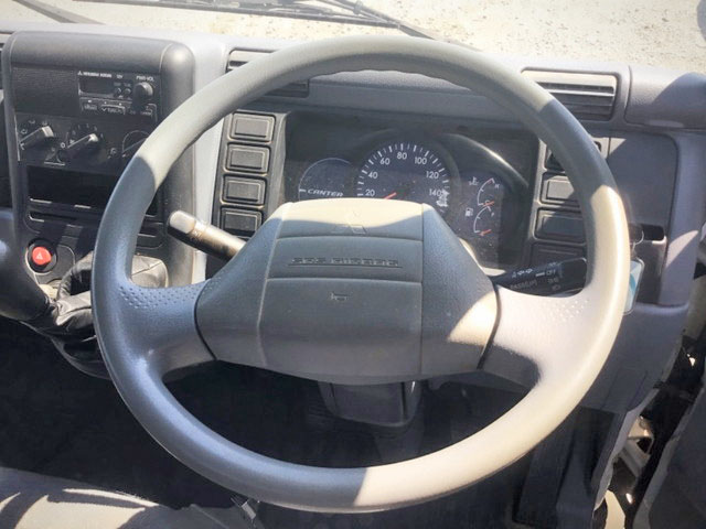 三菱ふそうキャンターガッツ平ボディ小型（2t・3t）[写真24]