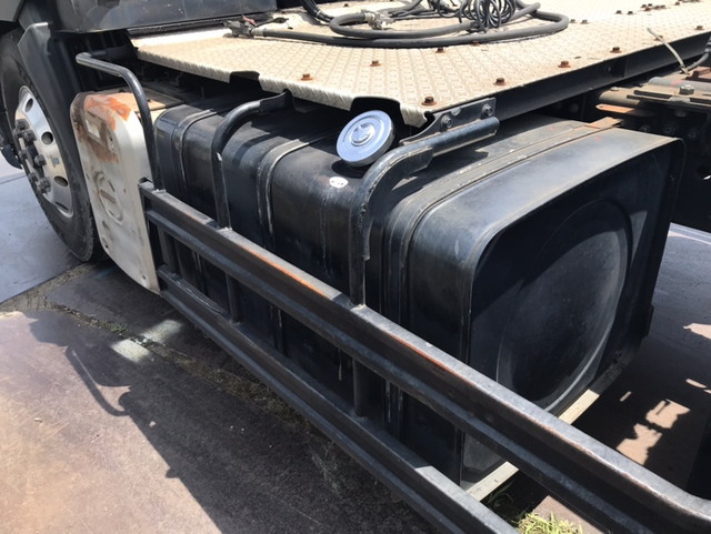 日野プロフィアトレーラーヘッド（トラクターヘッド）大型（10t）[写真13]