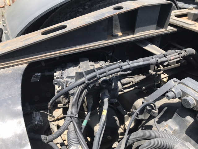 日野プロフィアトレーラーヘッド（トラクターヘッド）大型（10t）[写真20]