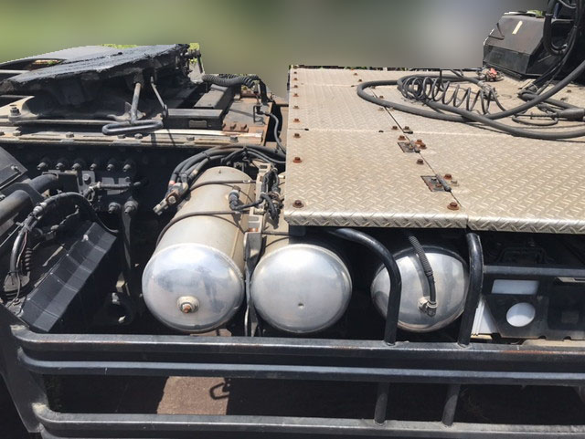 日野プロフィアトレーラーヘッド（トラクターヘッド）大型（10t）[写真09]