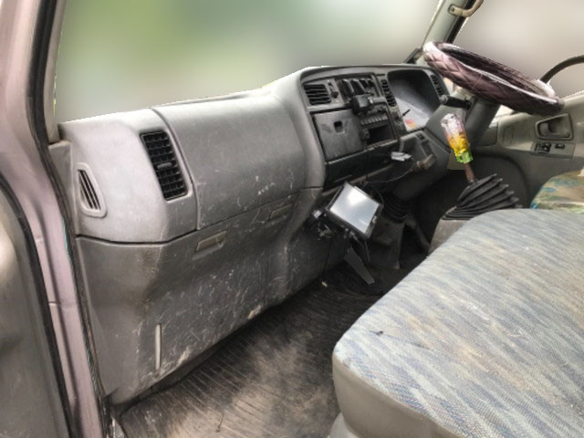 三菱ふそうキャンタークレーン3段小型（2t・3t）[写真22]