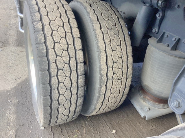 三菱ふそうスーパーグレートアルミウイング大型（10t）[写真12]