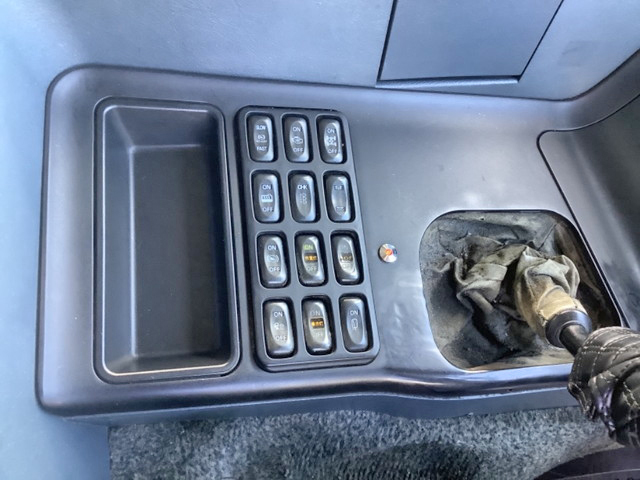 三菱ふそうスーパーグレートアルミウイング大型（10t）[写真25]