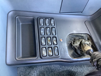 三菱ふそうスーパーグレートアルミウイング大型（10t）[写真25]