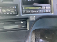 三菱ふそうスーパーグレートアルミウイング大型（10t）[写真28]