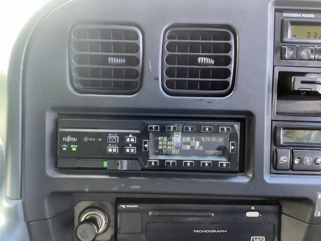 三菱ふそうスーパーグレートアルミウイング大型（10t）[写真30]