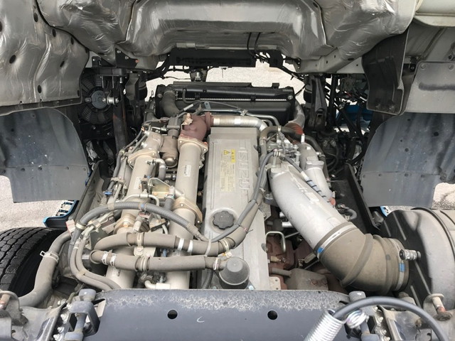 いすゞギガトレーラーヘッド（トラクターヘッド）大型（10t）[写真14]