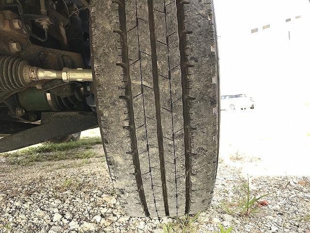 いすゞエルフ平ボディ小型（2t・3t）[写真18]