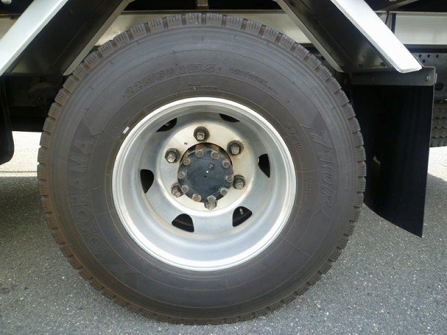 いすゞフォワードクレーン4段中型（4t）[写真33]