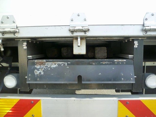 いすゞフォワードクレーン4段中型（4t）[写真35]