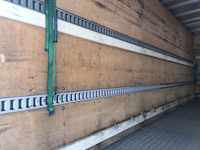 日野レンジャーパネルバン中型（4t）[写真11]