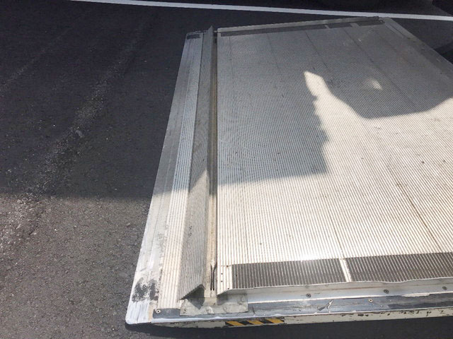 日野レンジャーパネルバン中型（4t）[写真09]