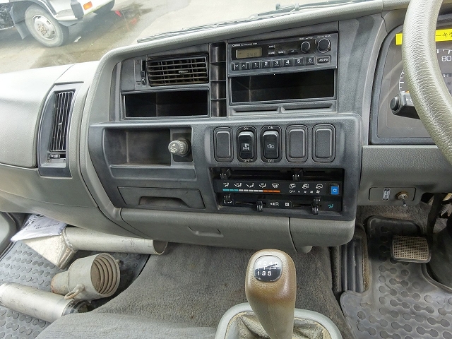 三菱ふそうファイター汚泥吸引車中型（4t）[写真04]