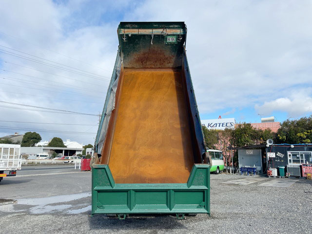 いすゞギガダンプ大型（10t）[写真09]