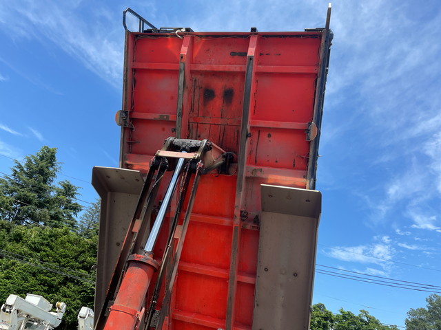 日野プロフィアダンプ大型（10t）[写真12]