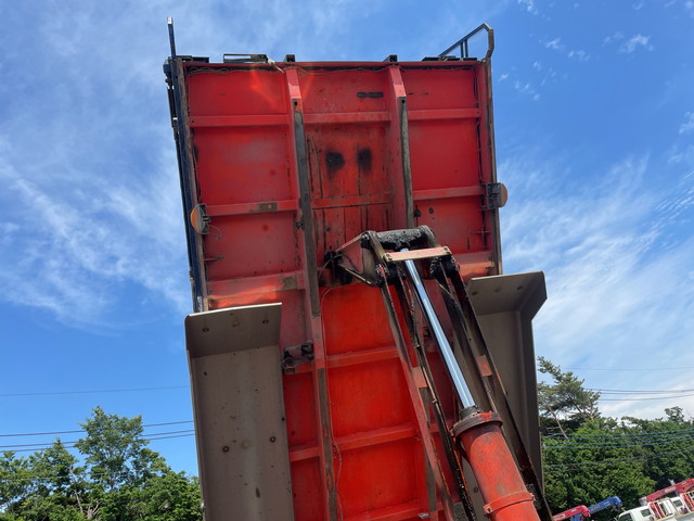 日野プロフィアダンプ大型（10t）[写真13]