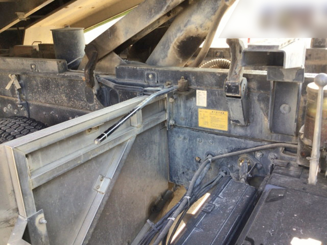 三菱ふそうスーパーグレートダンプ大型（10t）[写真10]