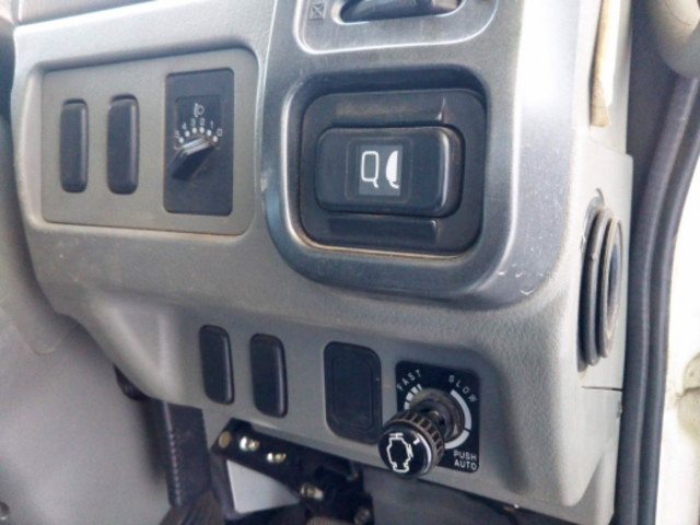 三菱ふそうファイターダンプ中型（4t）[写真32]