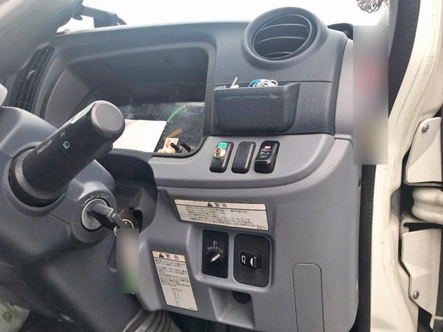 三菱ふそうキャンターアルミバン小型（2t・3t）[写真22]