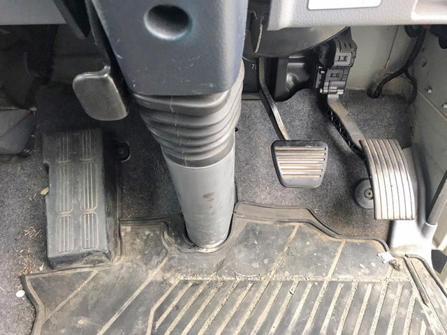 三菱ふそうキャンターアルミバン小型（2t・3t）[写真24]