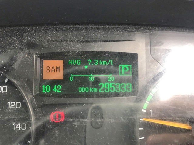 三菱ふそうキャンターアルミバン小型（2t・3t）[写真25]