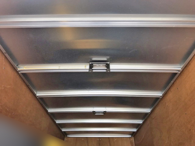 三菱ふそうキャンターアルミバン小型（2t・3t）[写真04]